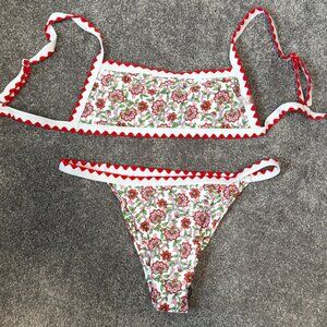 SHEIN Medium Floral Red and White Square Neck Bikini NWOT